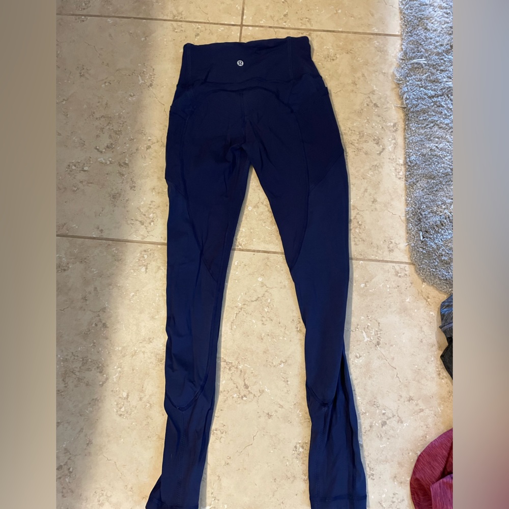 Lululemon pants with side pockets size 4 in navy